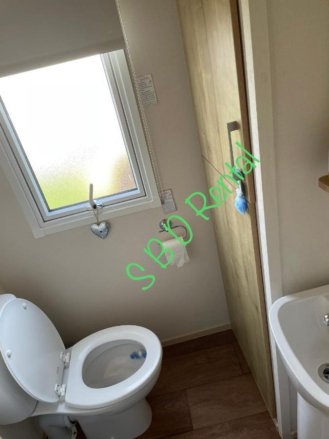 Summer Breeze Deluxe Caravan Rental Saint Osyth Dış mekan fotoğraf