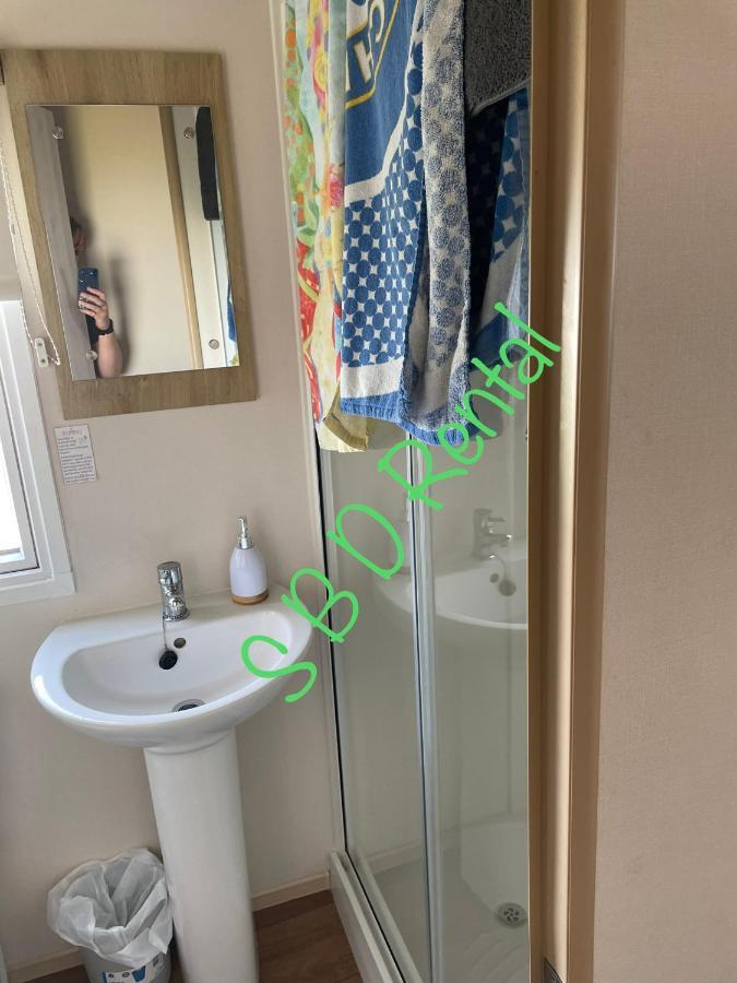 Summer Breeze Deluxe Caravan Rental Saint Osyth Dış mekan fotoğraf