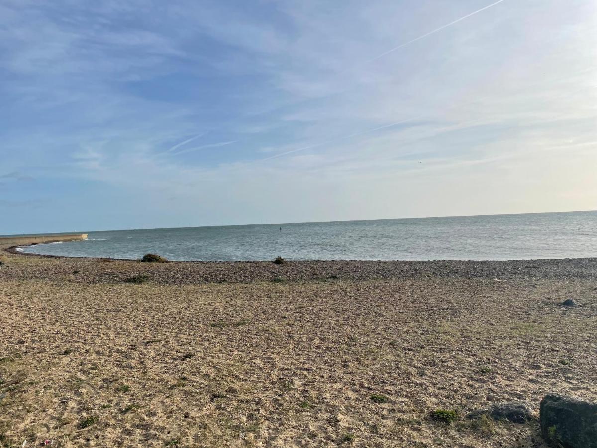 Summer Breeze Deluxe Caravan Rental Saint Osyth Dış mekan fotoğraf