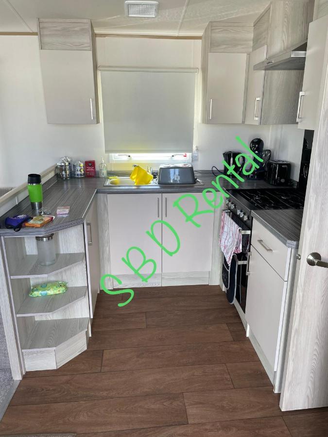 Summer Breeze Deluxe Caravan Rental Saint Osyth Dış mekan fotoğraf
