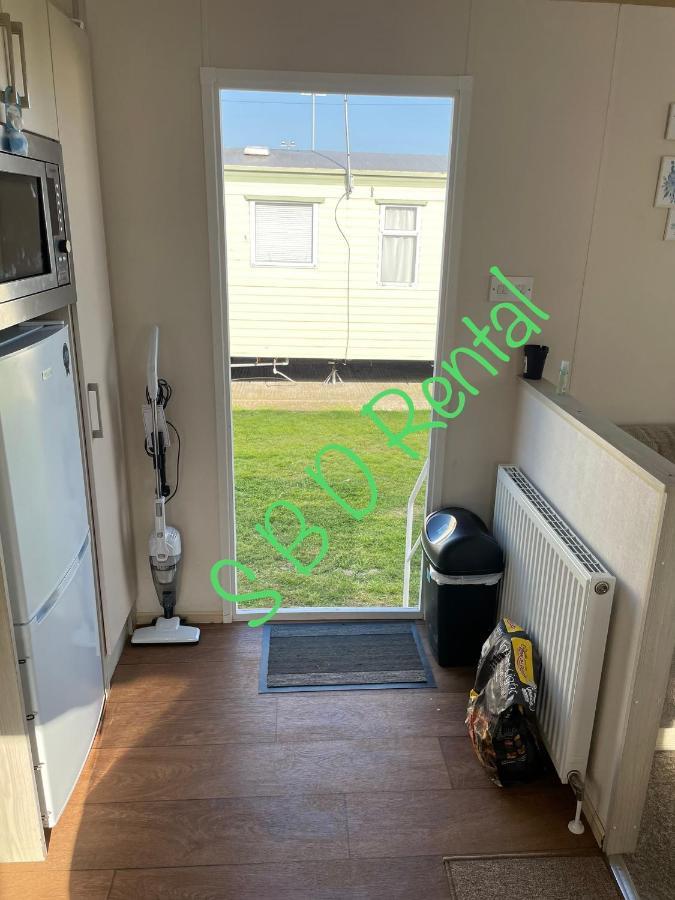 Summer Breeze Deluxe Caravan Rental Saint Osyth Dış mekan fotoğraf