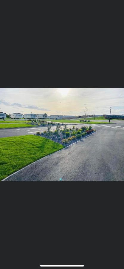 Summer Breeze Deluxe Caravan Rental Saint Osyth Dış mekan fotoğraf