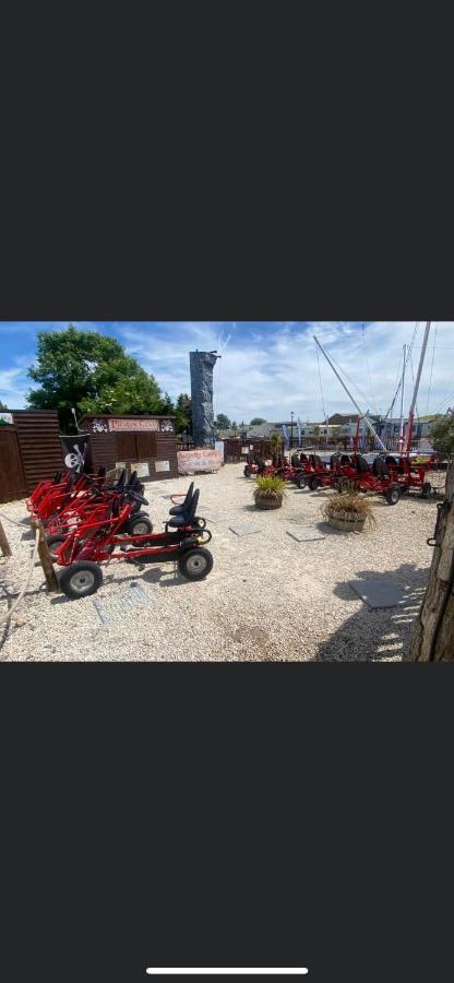 Summer Breeze Deluxe Caravan Rental Saint Osyth Dış mekan fotoğraf